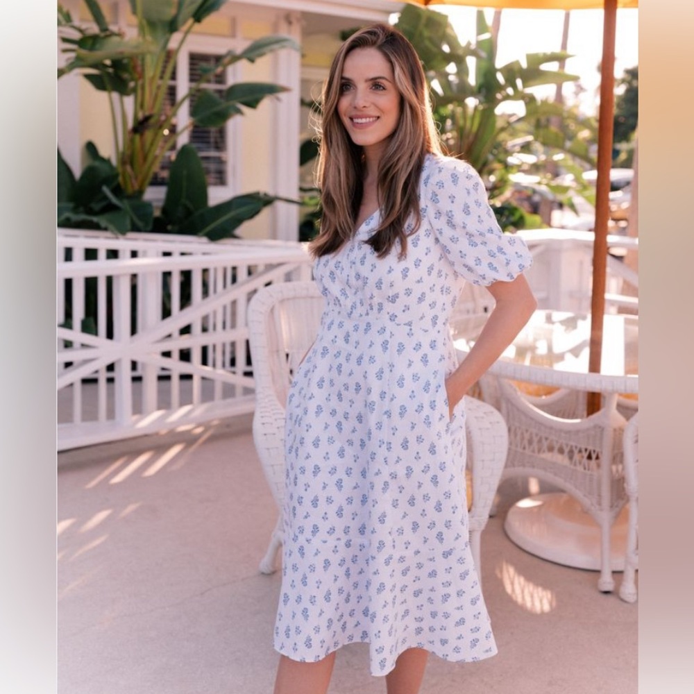 Gal Meets Glam White and Blue Midi Dress